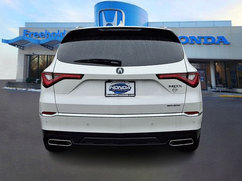 Used 2023 Acura MDX SH-AWD w/ Advance Package image 6