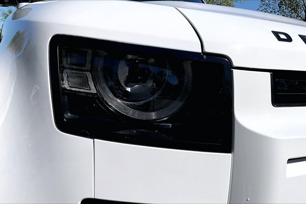 Used 2021 Land Rover Defender 110 S AWD/4WD image 40