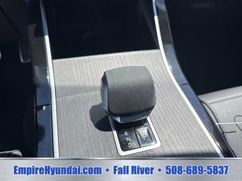Used 2024 Land Rover Range Rover Velar Dynamic HSE AWD/4WD image 24