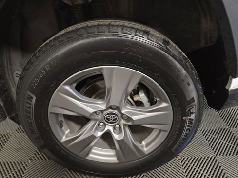 Used 2024 Toyota RAV4 XLE FWD image 11
