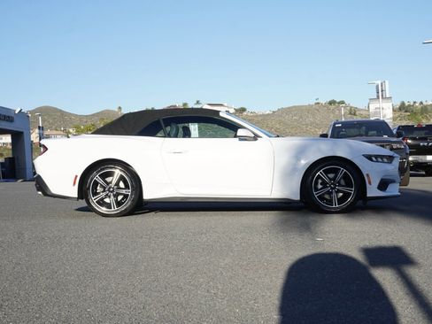 Used 2024 Ford Mustang Convertible image 3