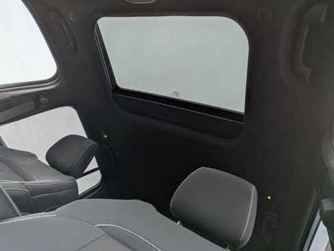 New 2025 Jeep Grand Cherokee Laredo X image 24