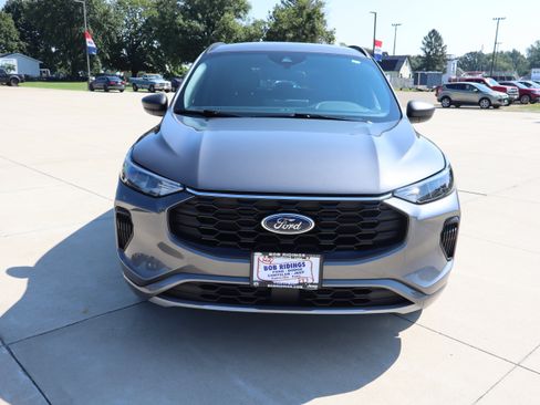 Used 2024 Ford Escape ST-Line w/ Tech Pack #1 AWD/4WD image 2