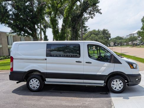 Used 2024 Ford Transit 250 Low Roof w/ Exterior Upgrade Package RWD image 4