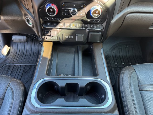 Used 2023 GMC Sierra 3500 Denali w/ Denali Ultimate Package AWD/4WD image 12