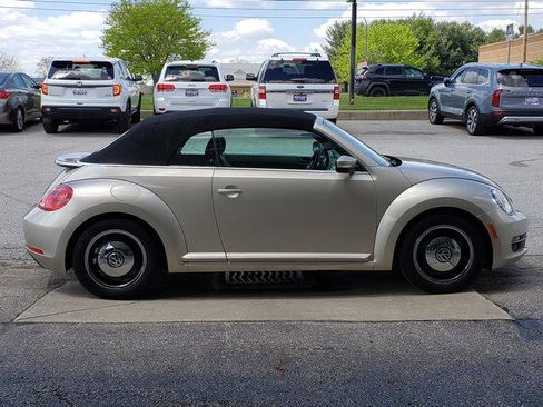 Used 2013 Volkswagen Beetle 2.5 FWD image 7