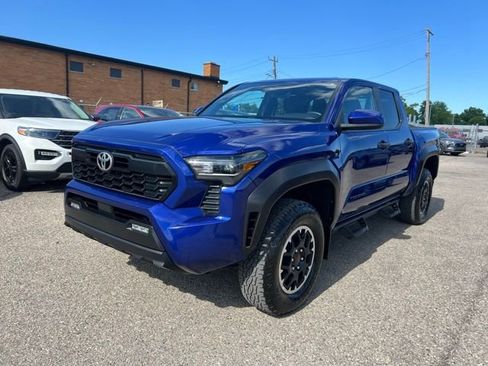 Used 2024 Toyota Tacoma TRD Off-Road AWD/4WD image 25