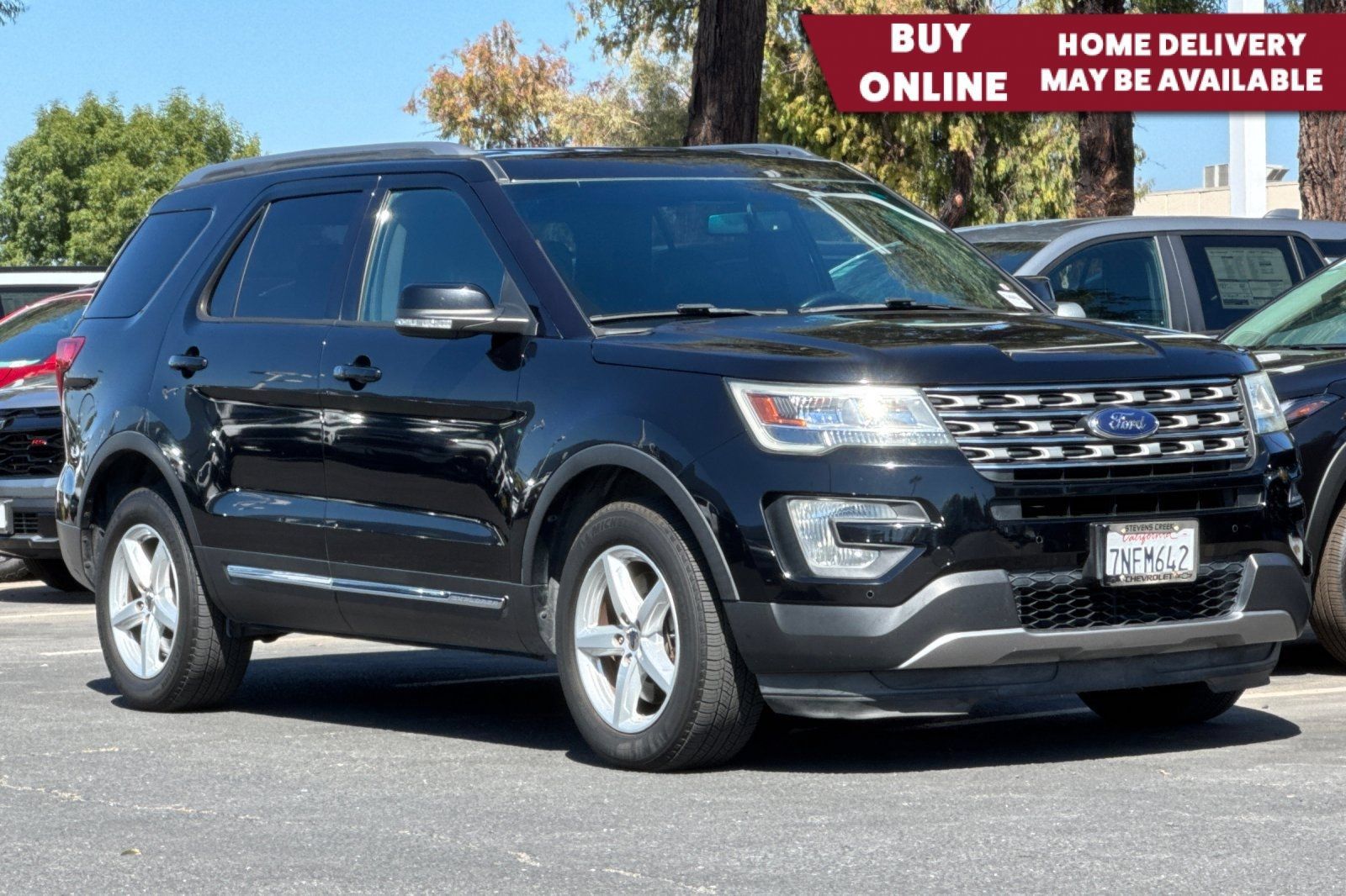 Used 2016 Ford Explorer XLT w/ Equipment Group 202A AWD/4WD image 1