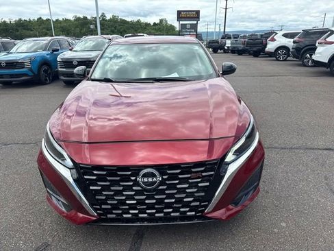 Certified 2025 Nissan Altima 2.5 SR w/ SR Premium Package FWD image 2