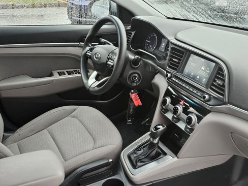 Used 2019 Hyundai Elantra SEL image 10