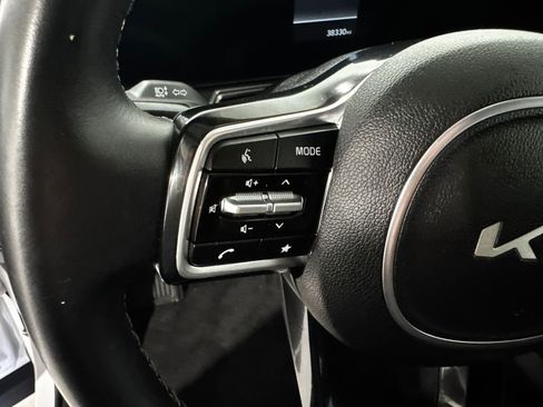 Used 2025 Kia Sorento S FWD image 5