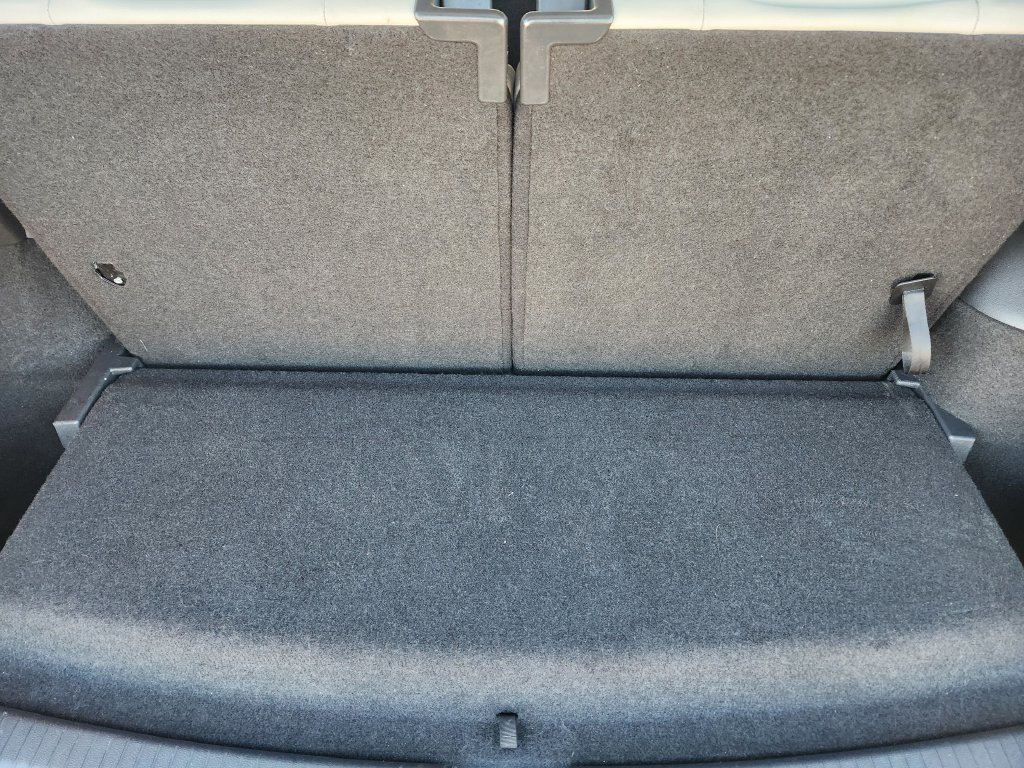 Used 2021 Volkswagen Tiguan SE w/ Panoramic Sunroof Package FWD image 26