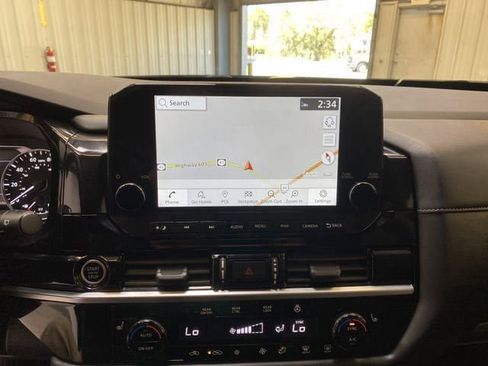 Used 2024 Nissan Pathfinder SL AWD/4WD image 42