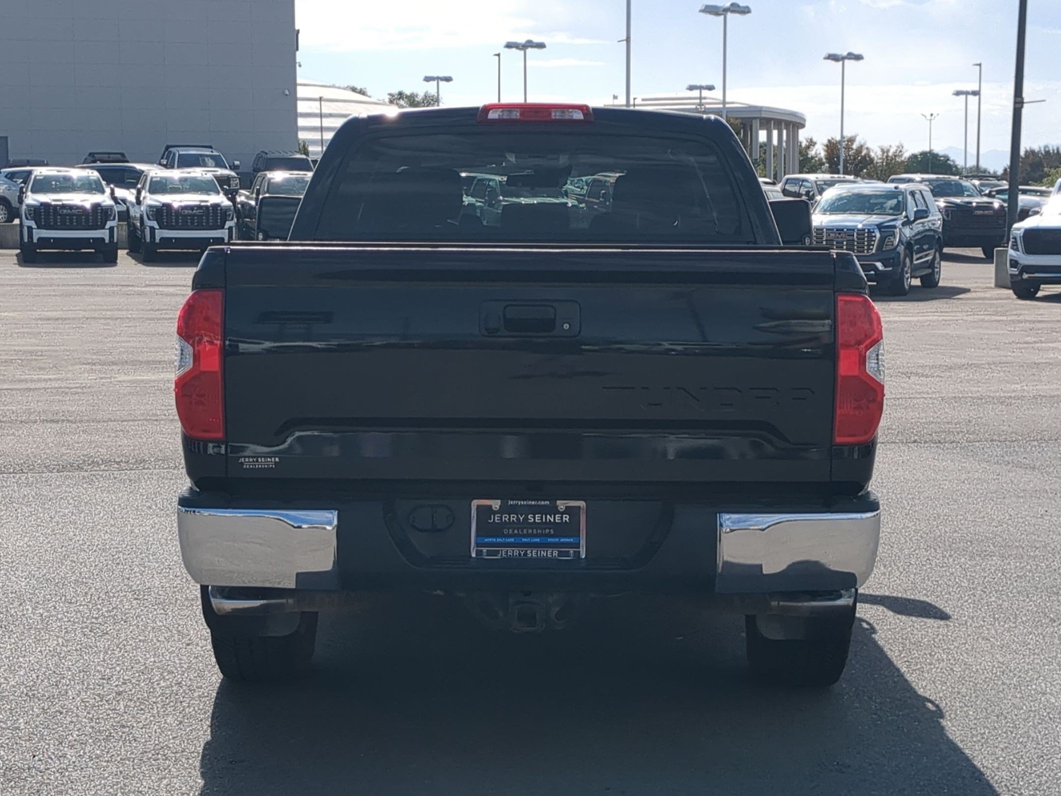 Used 2018 Toyota Tundra SR5 w/ TRD Off Road Package AWD/4WD image 5