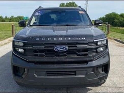 Used 2025 Ford Expedition Active AWD/4WD image 15