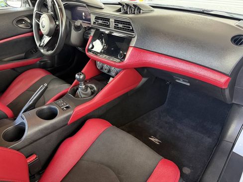 Used 2024 Nissan Z Performance w/ Floor Mat Package RWD image 15