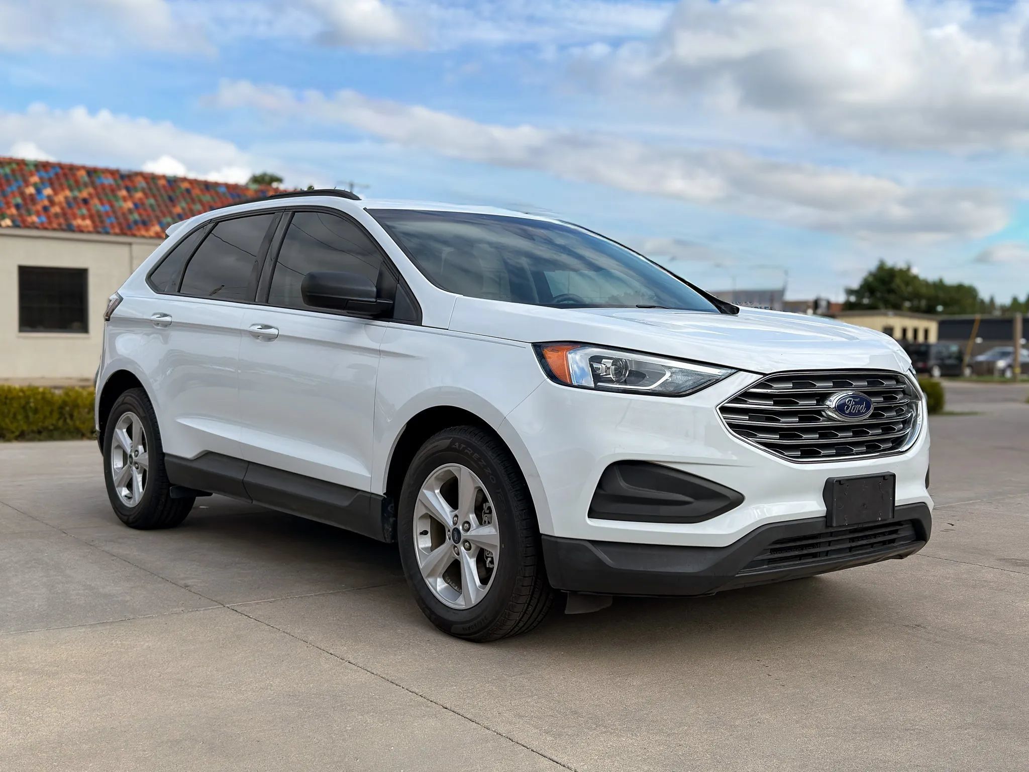 Used 2020 Ford Edge SE FWD image 1