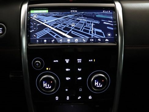 Used 2020 Land Rover Discovery Sport SE R-Dynamic image 19