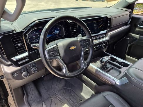 Used 2023 Chevrolet Silverado 1500 LTZ w/ Technology Package AWD/4WD image 29