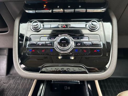 Used 2022 Lincoln Corsair AWD w/ Premium Package image 36