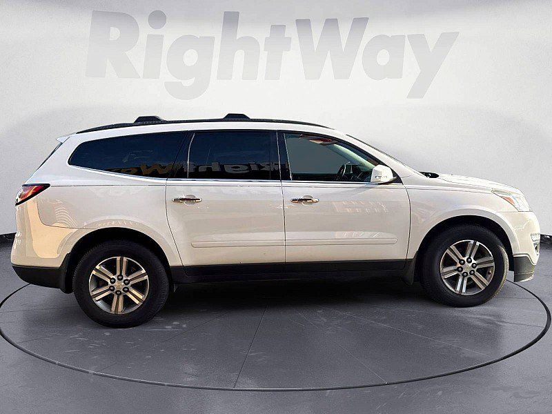 Used 2017 Chevrolet Traverse LT FWD image 6