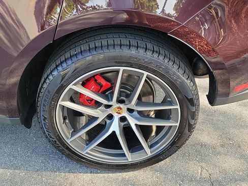 Used 2024 Porsche Macan S AWD/4WD image 7