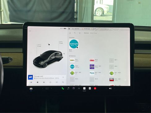 Used 2019 Tesla Model 3 Long Range image 17