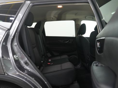 Used 2017 Nissan Rogue SV w/ Midnight Edition Package image 12