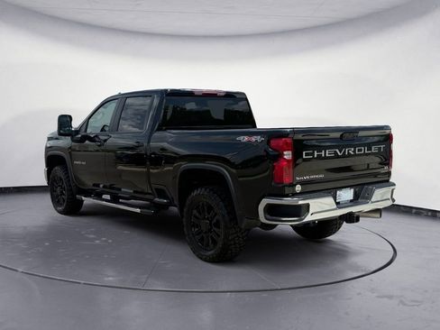 Used 2026 Chevrolet Silverado 2500 LT AWD/4WD image 3