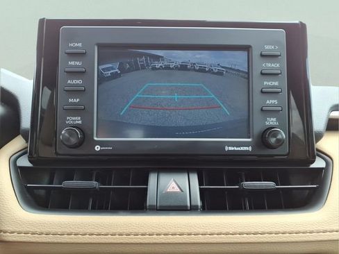 Used 2022 Toyota RAV4 XLE AWD/4WD image 19