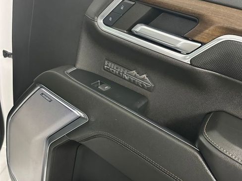 Used 2023 Chevrolet Silverado 1500 High Country w/ High Country Premium Package image 39