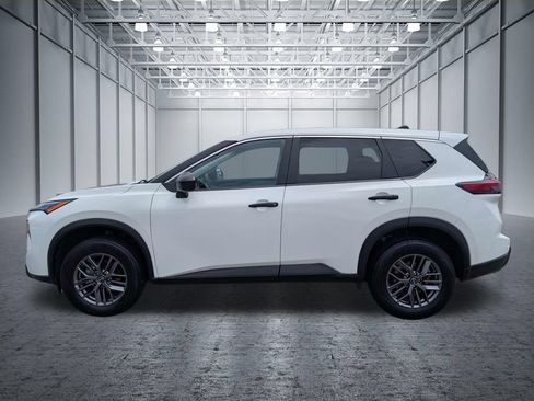 Used 2024 Nissan Rogue S AWD/4WD image 13