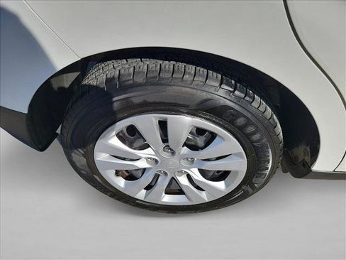 Used 2020 Kia Soul LX image 11