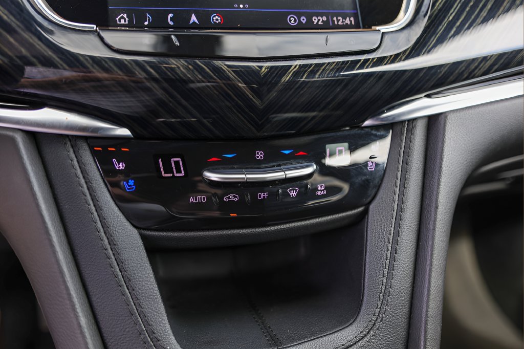 Certified 2025 Cadillac XT6 Premium Luxury FWD image 21