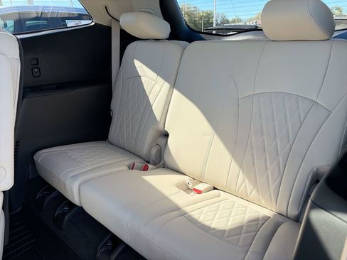 Used 2023 Buick Enclave Avenir w/ Avenir Technology Package image 10