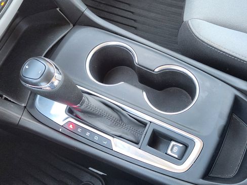 Used 2020 Chevrolet Equinox LS image 20