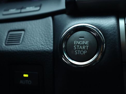 Used 2017 Lexus LS 460 w/ Comfort Package image 39