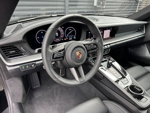 Certified 2025 Porsche 911 Carrera RWD image 4
