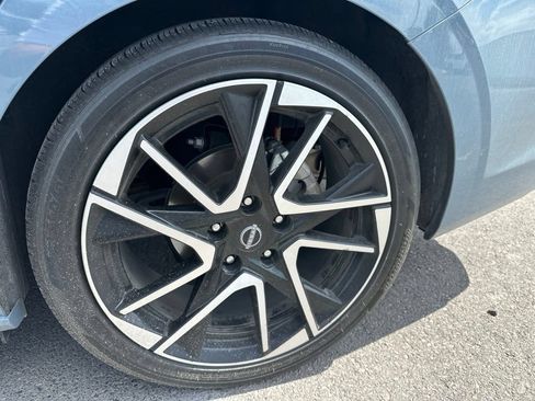 Used 2025 Nissan Sentra SR FWD image 6