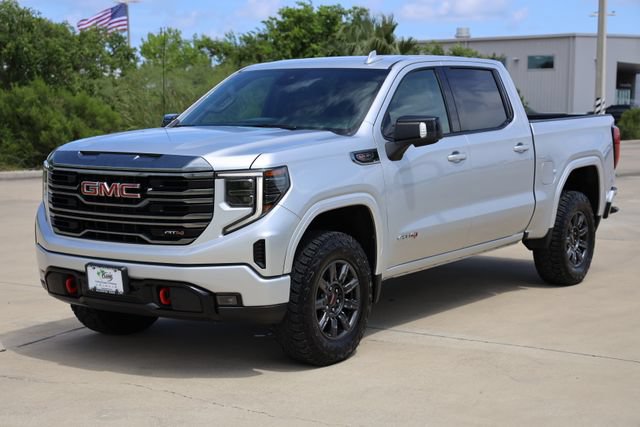 Used 2022 GMC Sierra 1500 AT4 AWD/4WD image 3