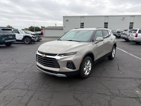 Used 2021 Chevrolet Blazer LT FWD image 2