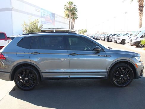 Used 2022 Volkswagen Tiguan SE R-Line AWD/4WD image 10