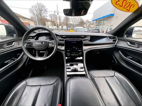 Used 2023 Jeep Grand Cherokee Overland image 21