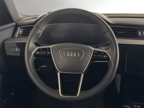 Used 2023 Audi e-tron Premium Plus w/ Premium Plus Package image 20
