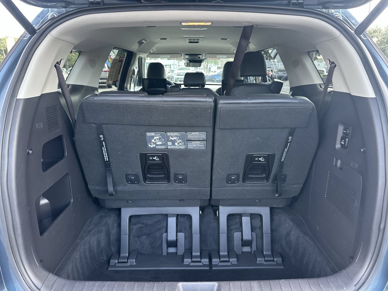 Used 2024 Kia Carnival SX FWD image 33