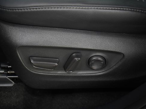 Used 2025 Toyota Highlander XSE AWD/4WD image 25