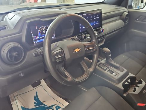 Used 2023 Chevrolet Colorado W/T image 13