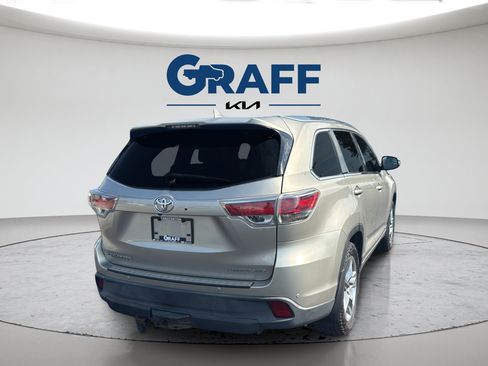 Used 2016 Toyota Highlander Limited Platinum w/ Four Season Floor Mat Package AWD/4WD image 7
