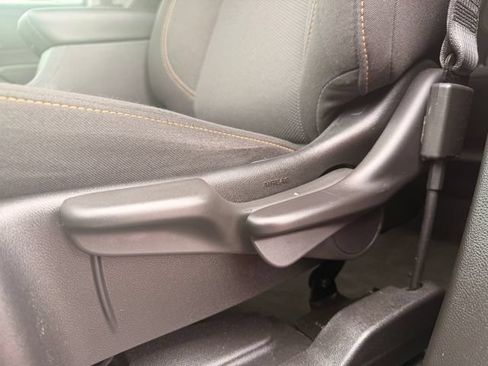 Used 2020 Chevrolet Traverse LS FWD image 12