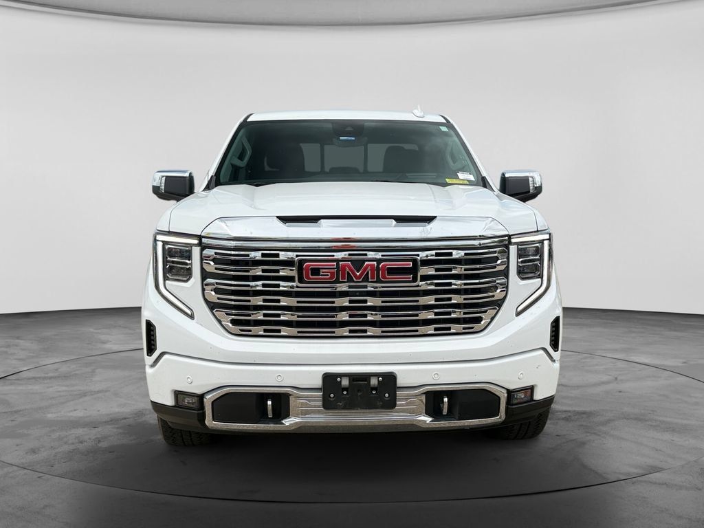 Used 2023 GMC Sierra 1500 Denali w/ Technology Package AWD/4WD image 2